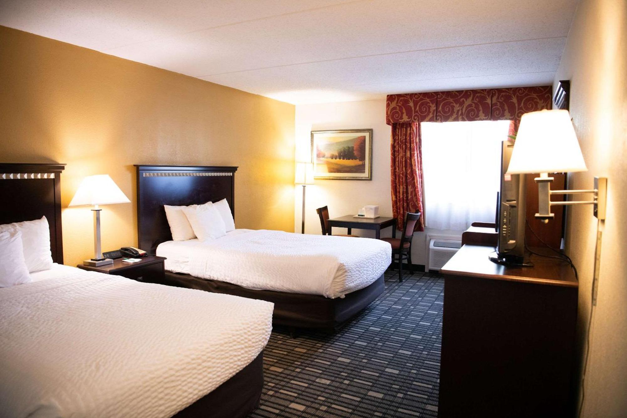 Quality Inn & Conference Center Somerset Exterior photo